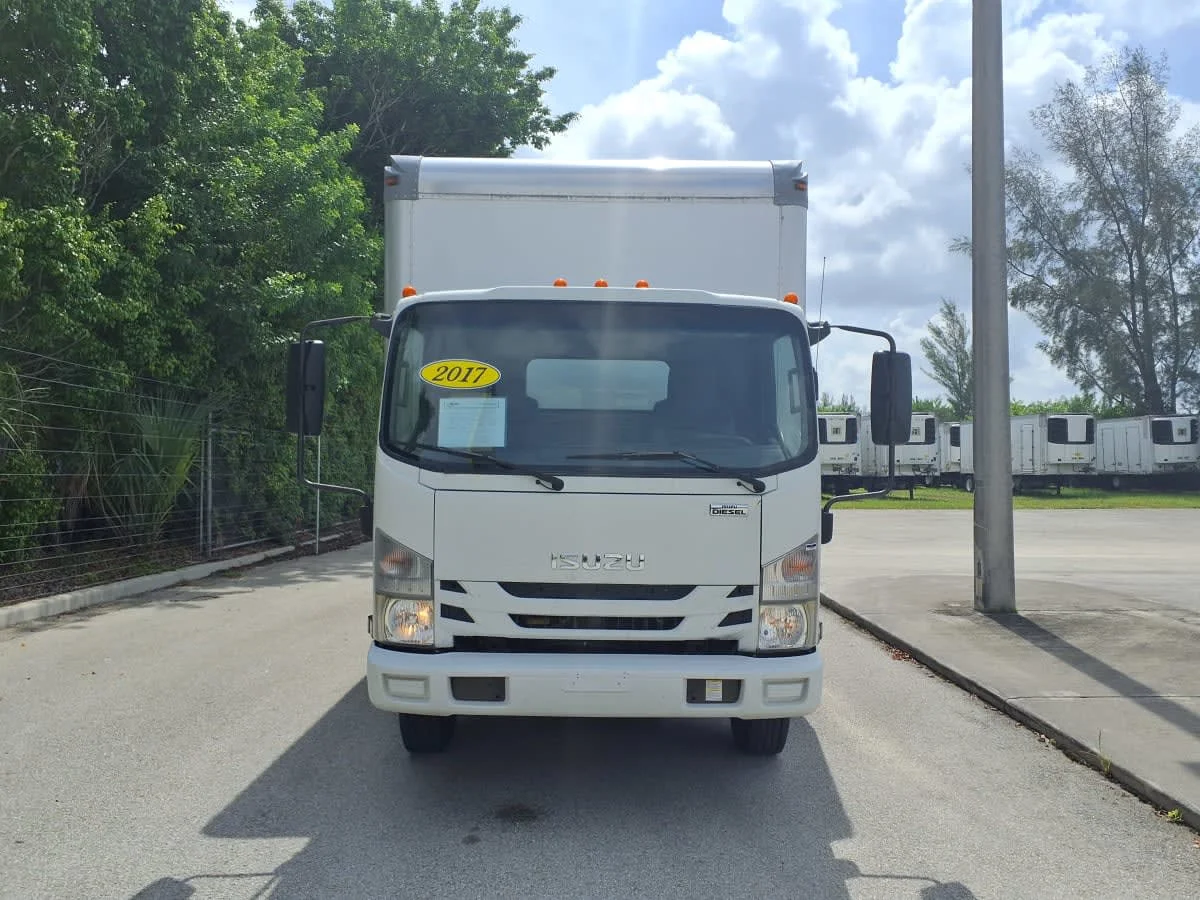 2017 Isuzu NRR in Davie, FL — photo 2