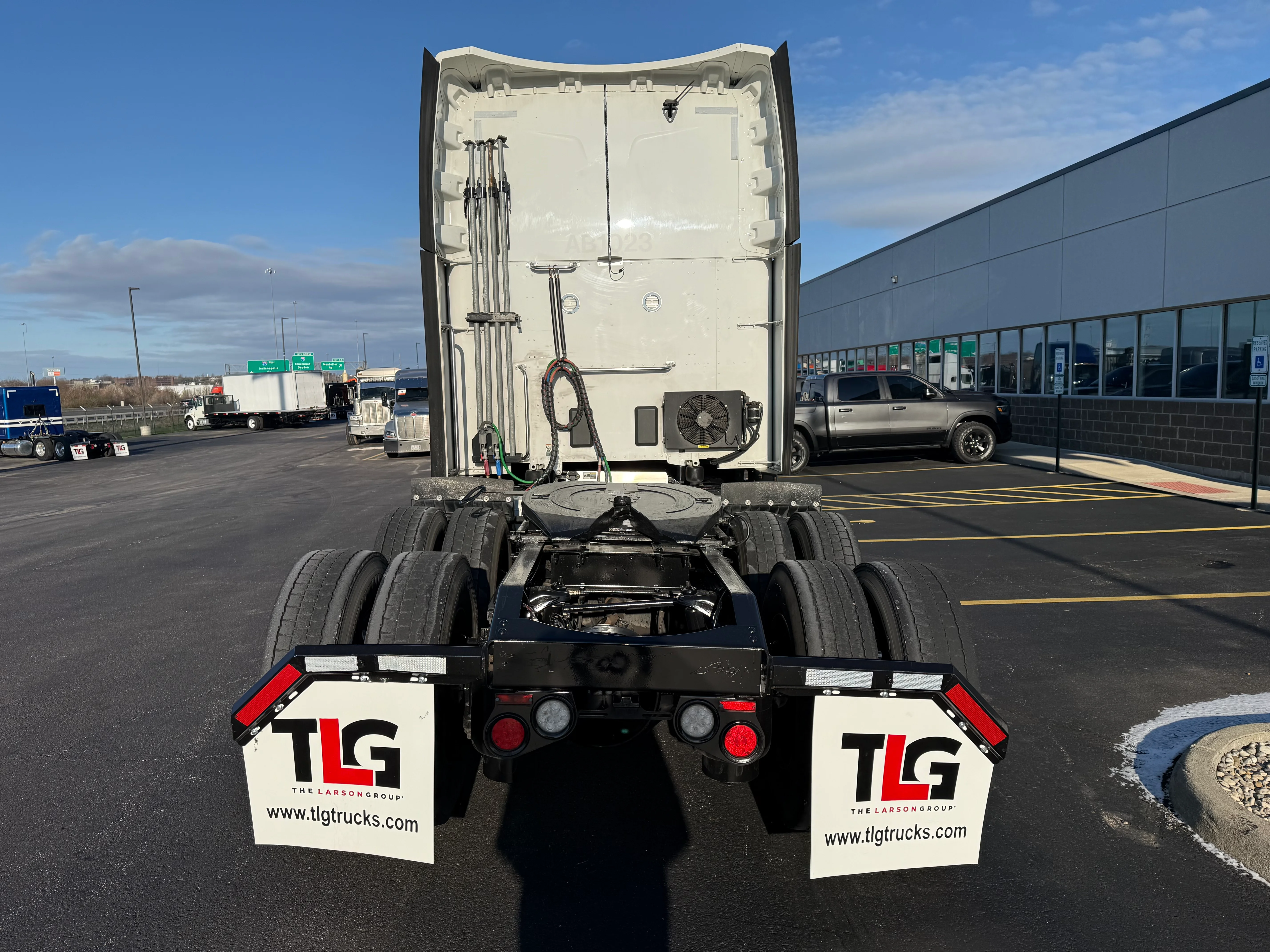 2020 Peterbilt 579 - image 4