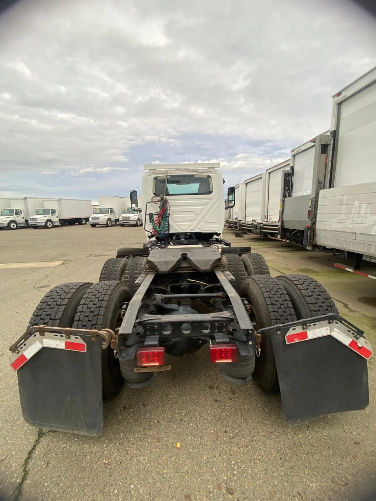 2019 International LT in West Sacramento, CA — photo 5