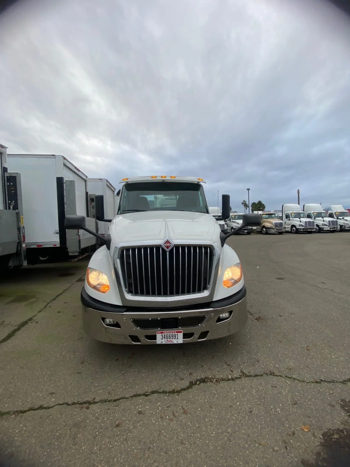 2019 International LT in West Sacramento, CA — photo 2