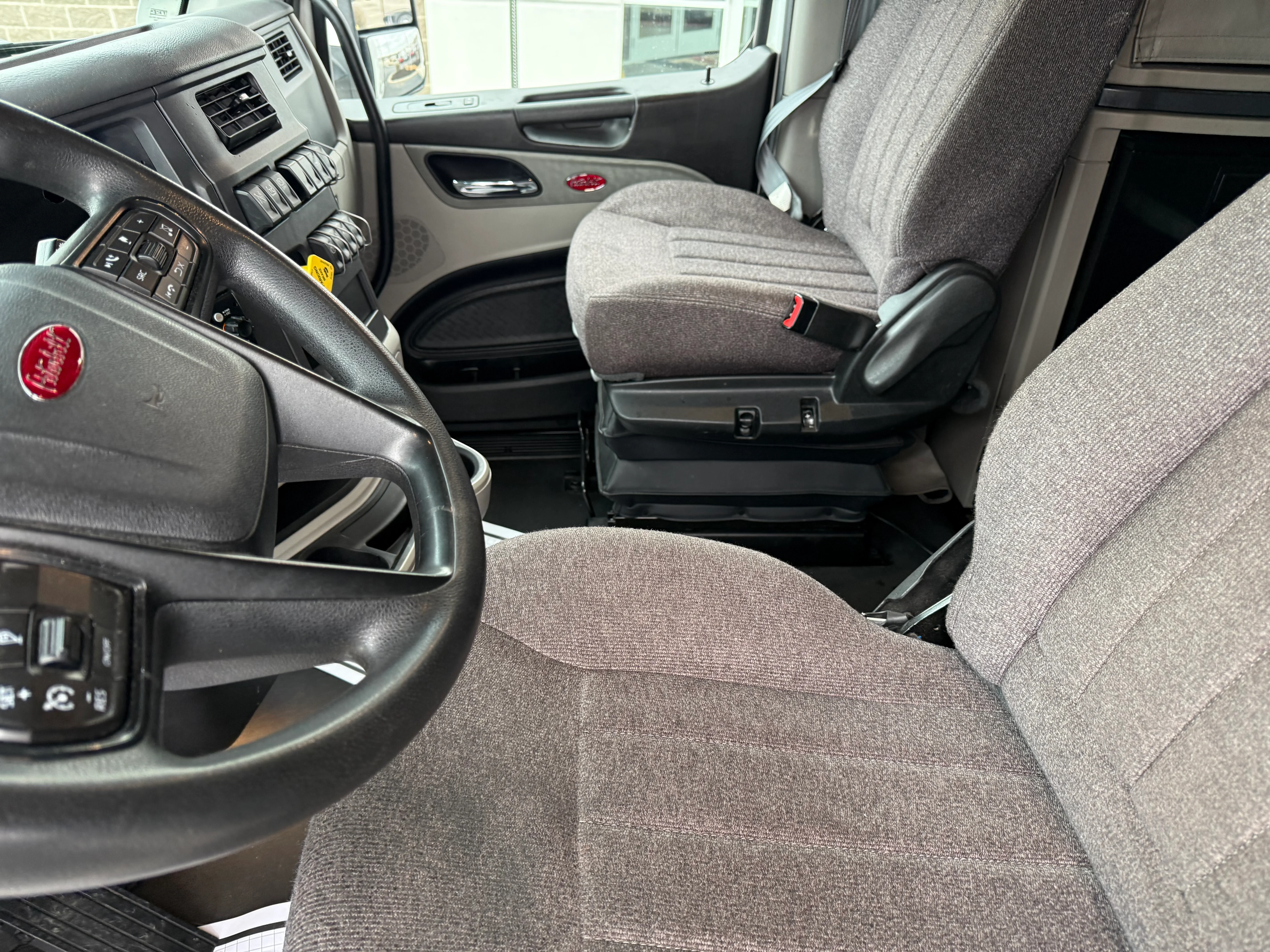 2024 Peterbilt 579 - image 16