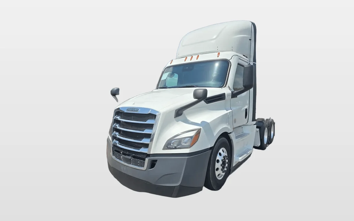 2022 Freightliner Cascadia - image 1