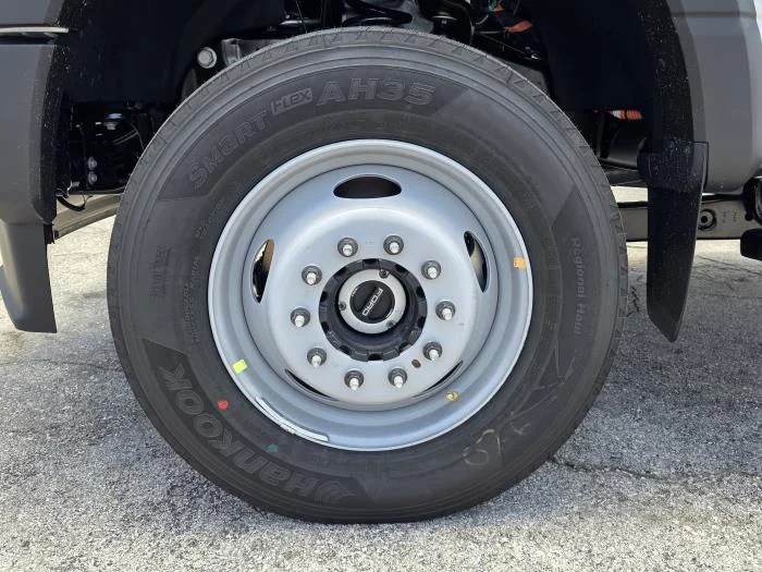 2026 Ford F-600 — photo 11