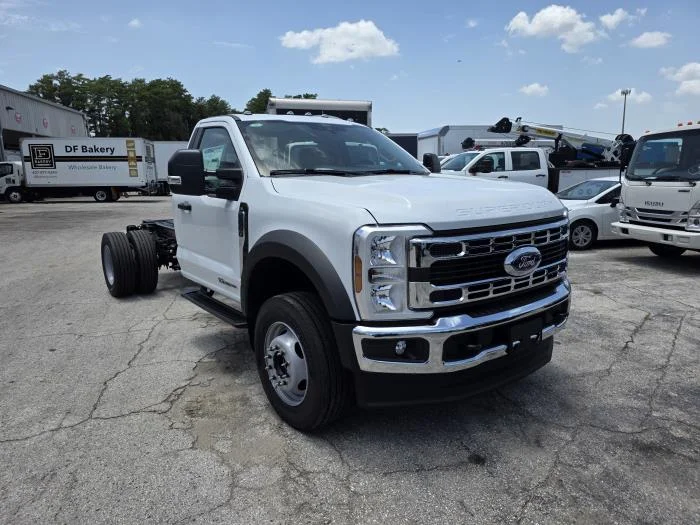 2026 Ford F-600 — photo 4
