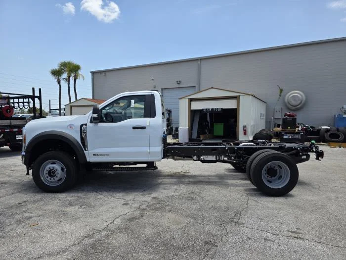 2026 Ford F-600 — photo 9