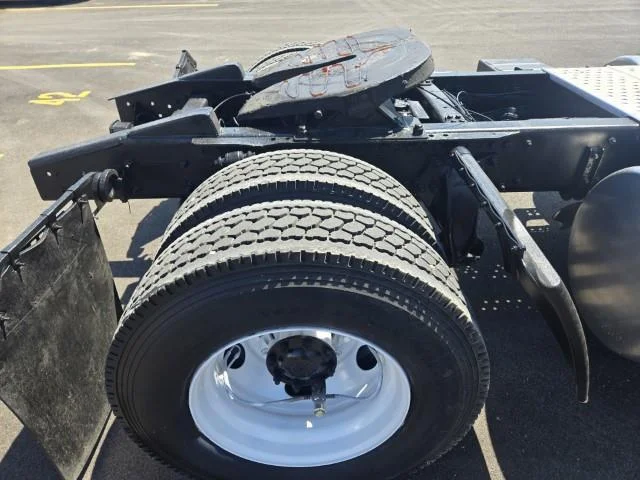 2019 Freightliner M2 106 — photo 15