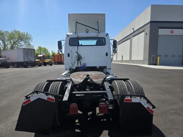 2019 Freightliner M2 106 — photo 6