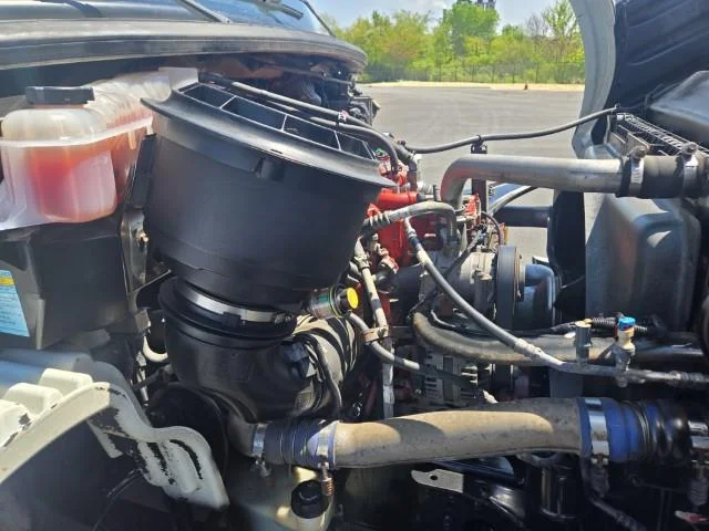 2019 Freightliner M2 106 — photo 19