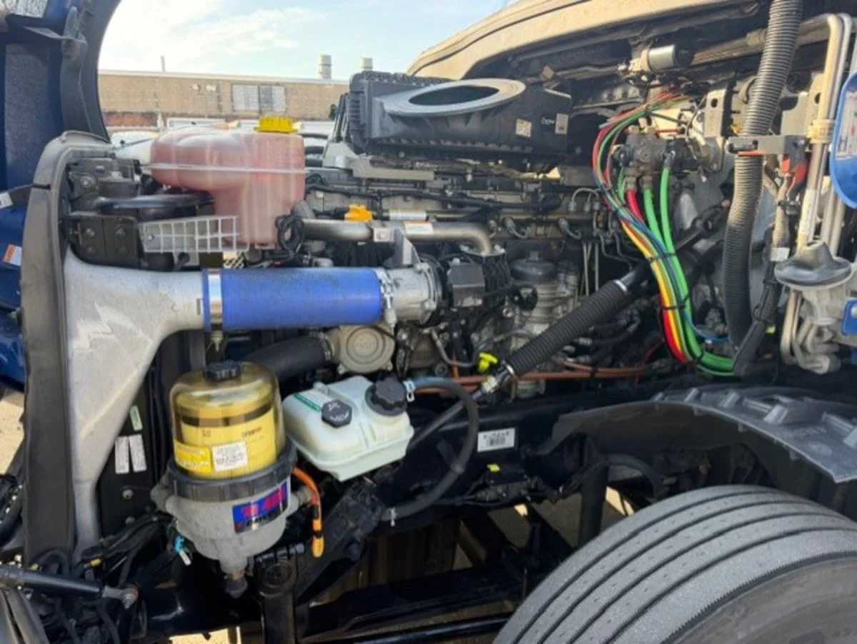 2020 Freightliner Cascadia in Farmingdale, NY — photo 9