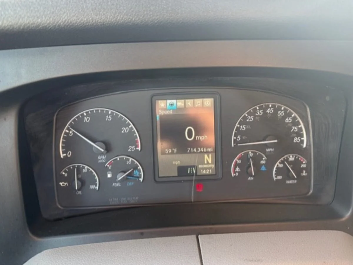 2020 Freightliner Cascadia in Farmingdale, NY — photo 10