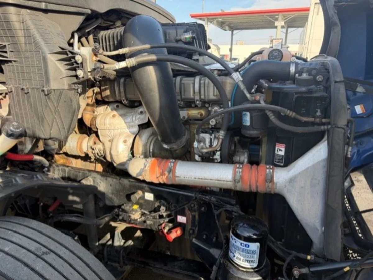 2020 Freightliner Cascadia in Farmingdale, NY — photo 13
