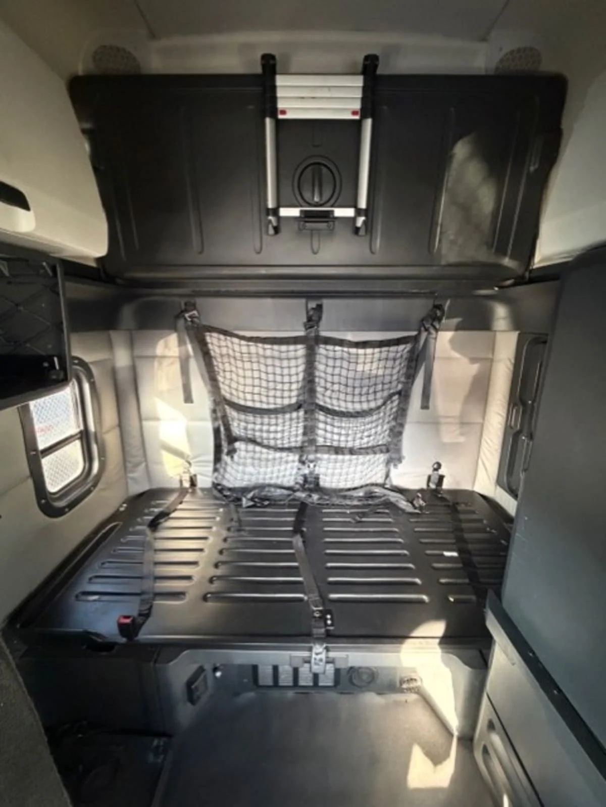 2020 Freightliner Cascadia in Farmingdale, NY — photo 8