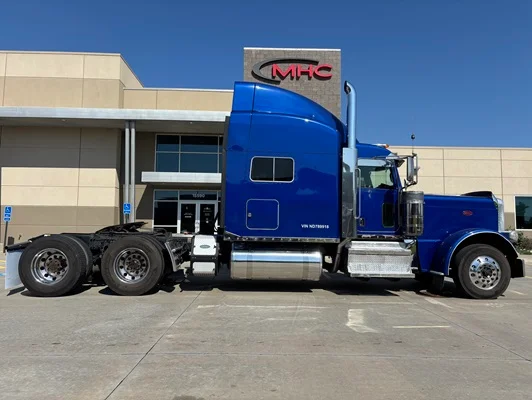 2022 Peterbilt 389 in Omaha, NE — photo 7