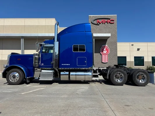 2022 Peterbilt 389 in Omaha, NE — photo 10