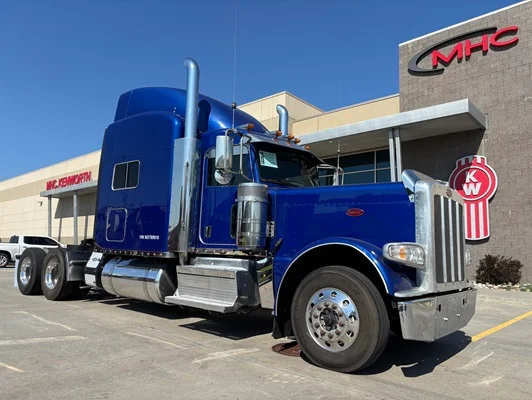 2022 Peterbilt 389