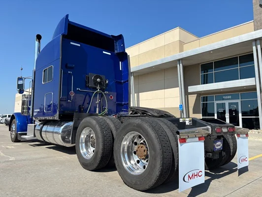 2022 Peterbilt 389 in Omaha, NE — photo 9