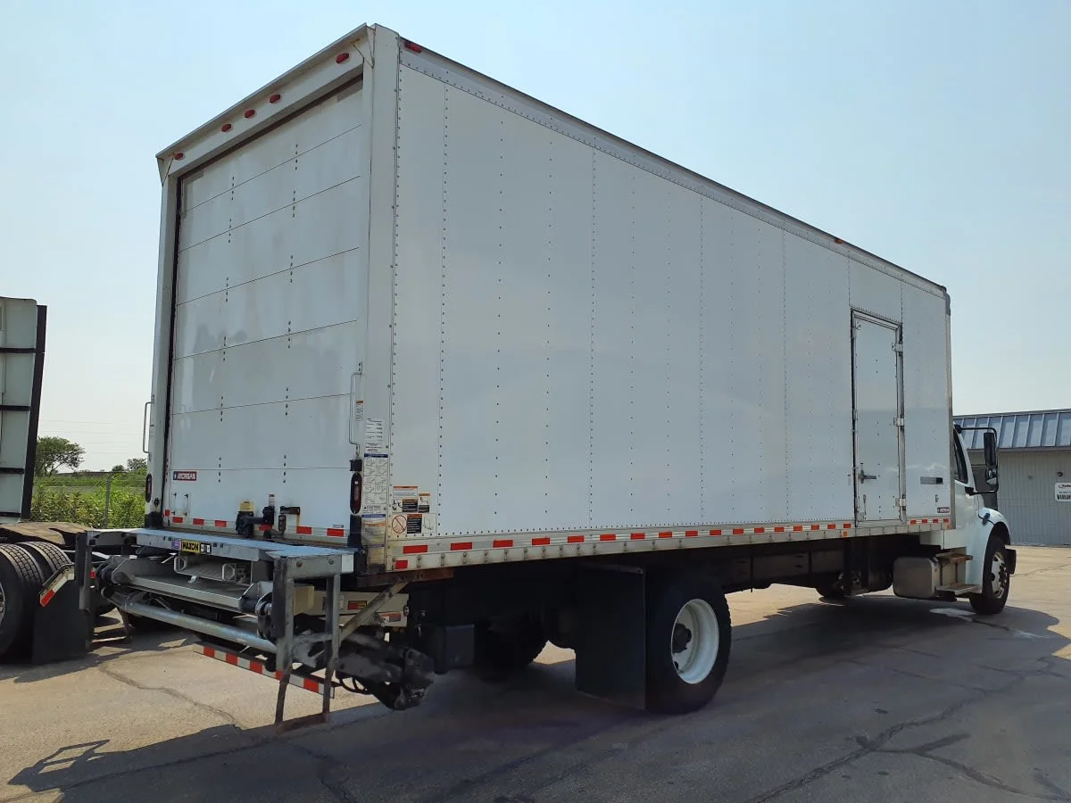 2020 Freightliner M2 106 in Oak Creek, WI — photo 4