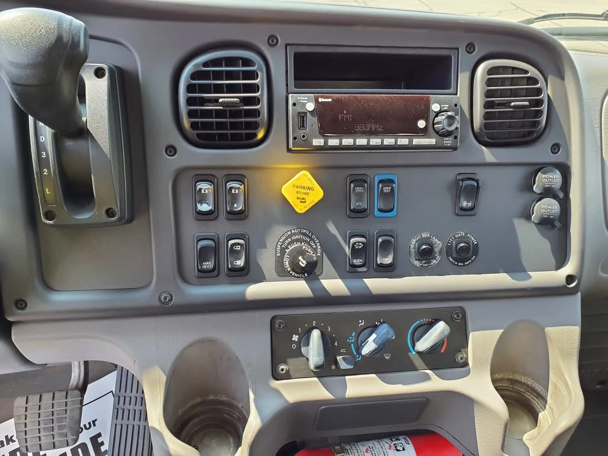 2020 Freightliner M2 106 in Oak Creek, WI — photo 15