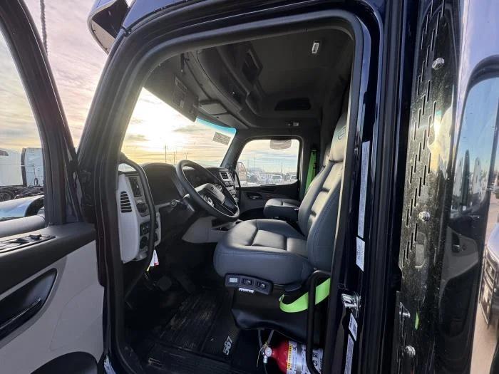 2026 Peterbilt 567 - image 9