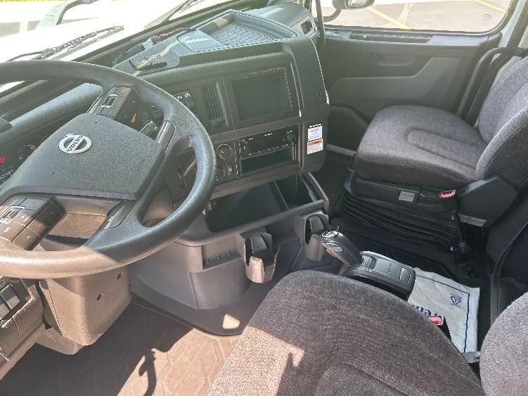 2023 Volvo VNL 760 in Kent, WA — photo 10