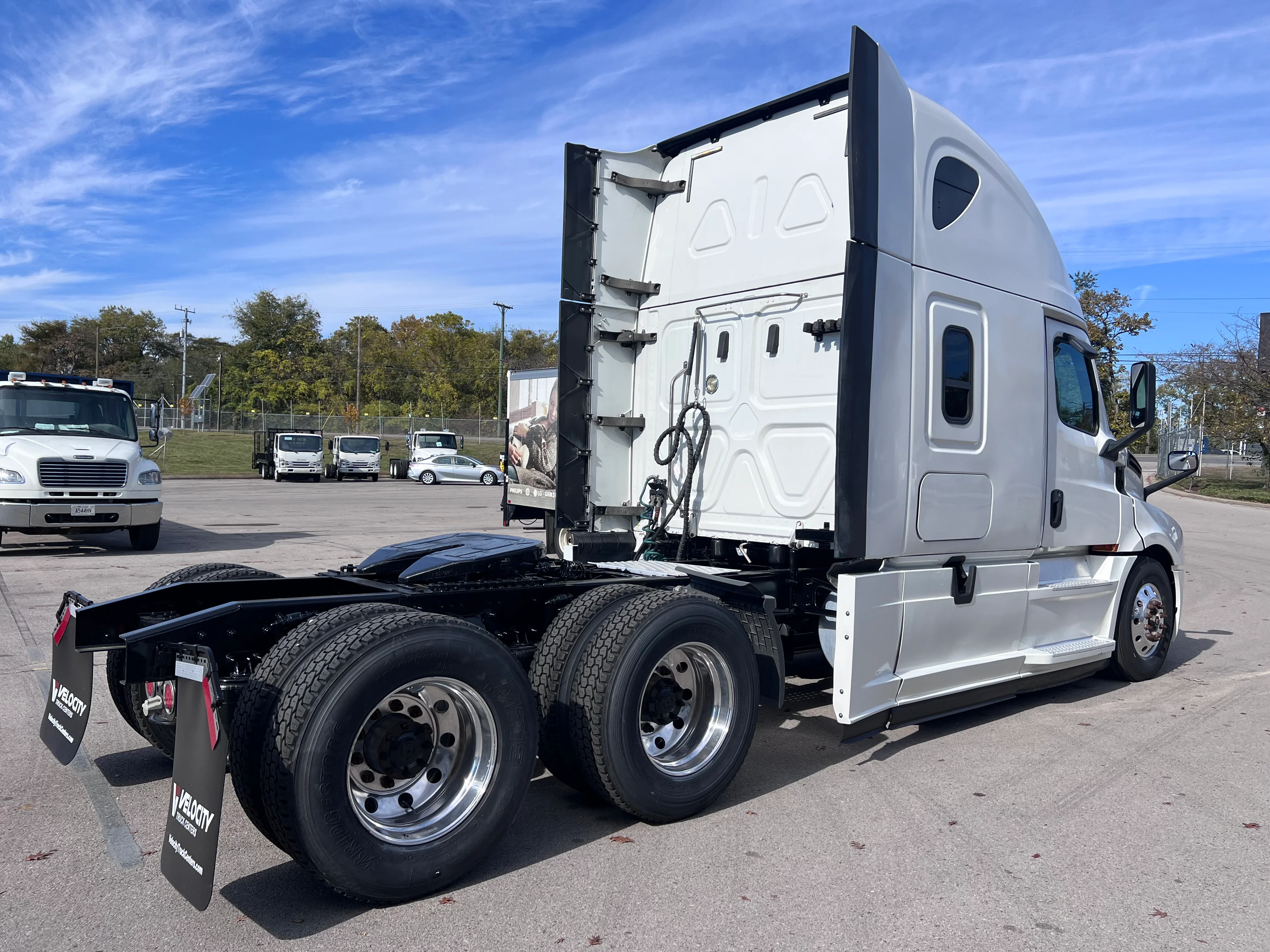 2020 Freightliner Cascadia in Nashville Isuzu, TN — photo 6