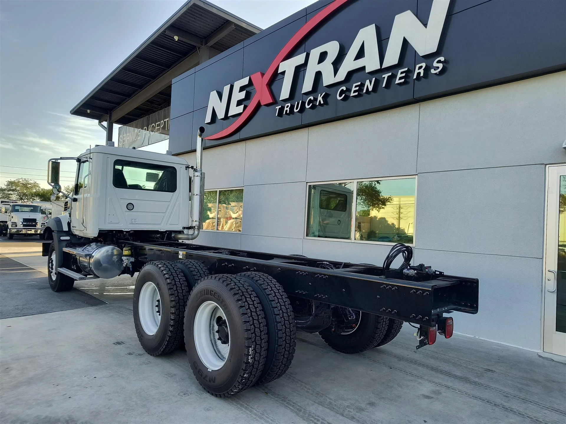 2025 Mack Granite - image 4