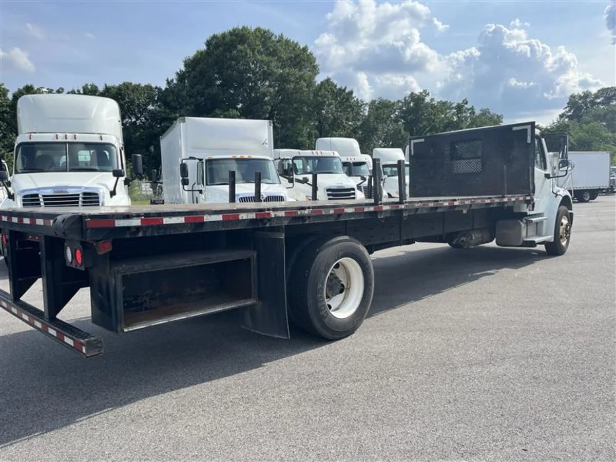 2019 Freightliner M2 106 in Beltsville, MD — photo 4