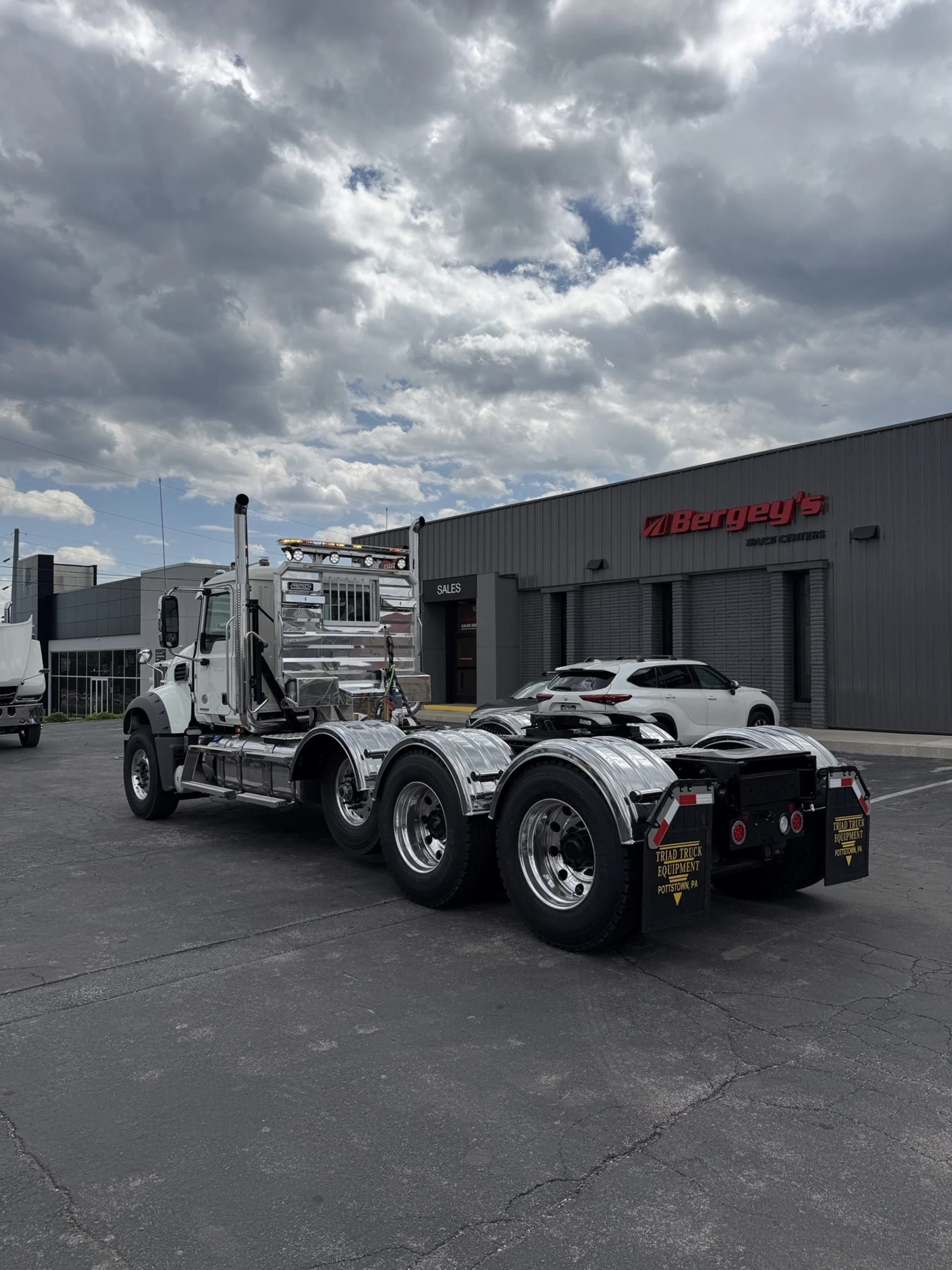 2026 Mack Granite in Conshohocken, PA — photo 3