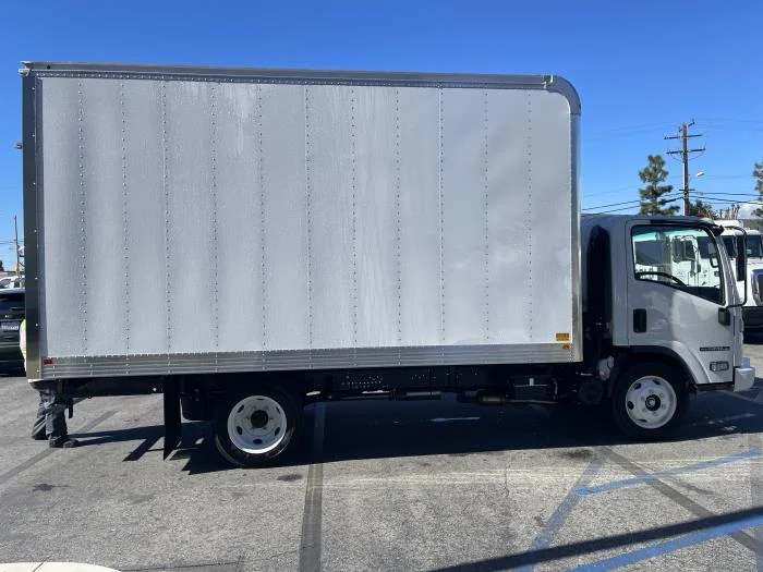2025 Isuzu NRR in Whittier, CA — photo 5