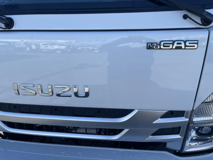 2025 Isuzu NRR in Whittier, CA — photo 7