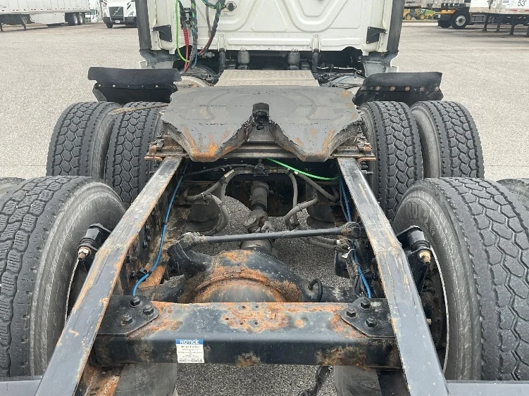 2020 Freightliner Cascadia in Earth City, MO — photo 6