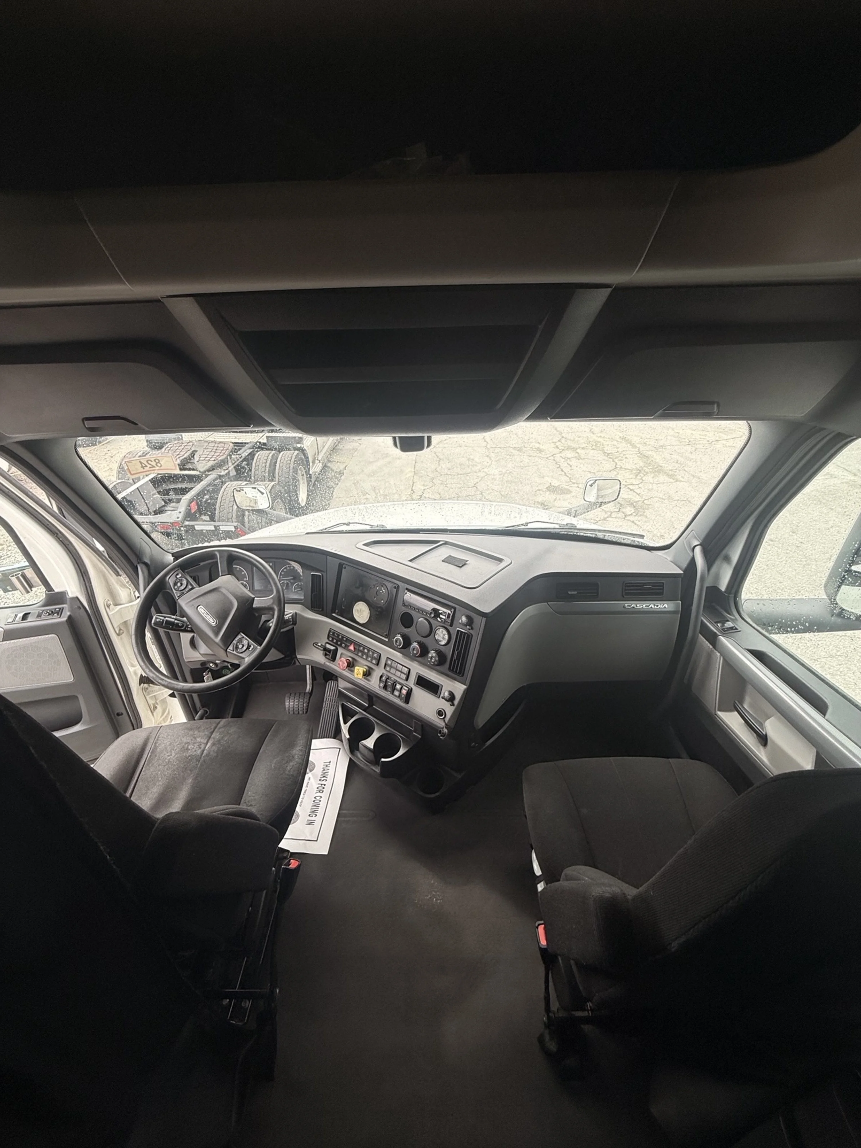 2020 Freightliner Cascadia - image 7