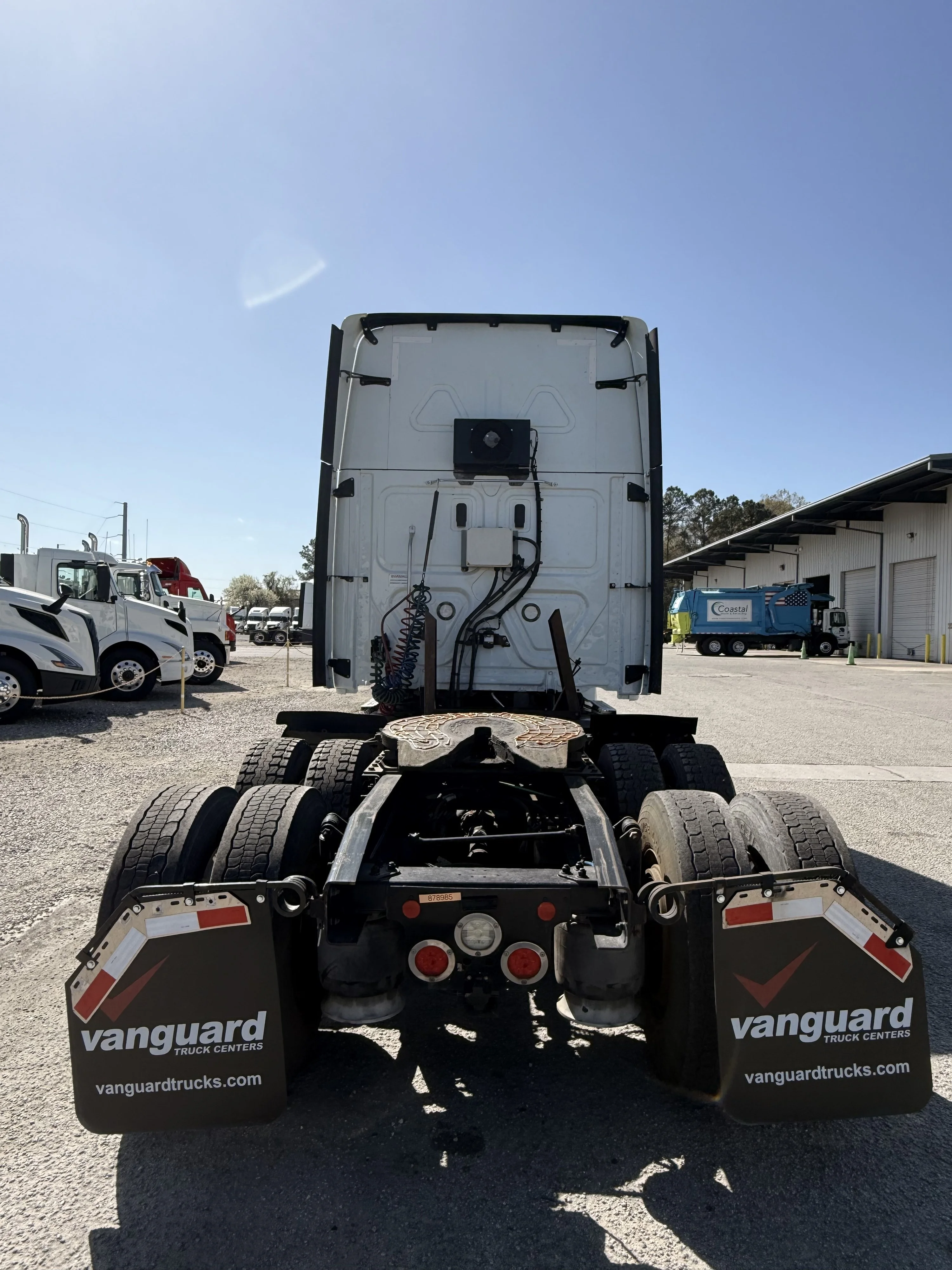 2020 Freightliner Cascadia - image 4