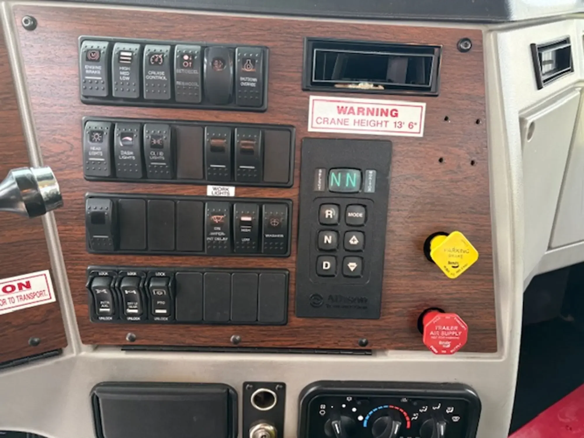 2015 Western Star 4700 - image 32