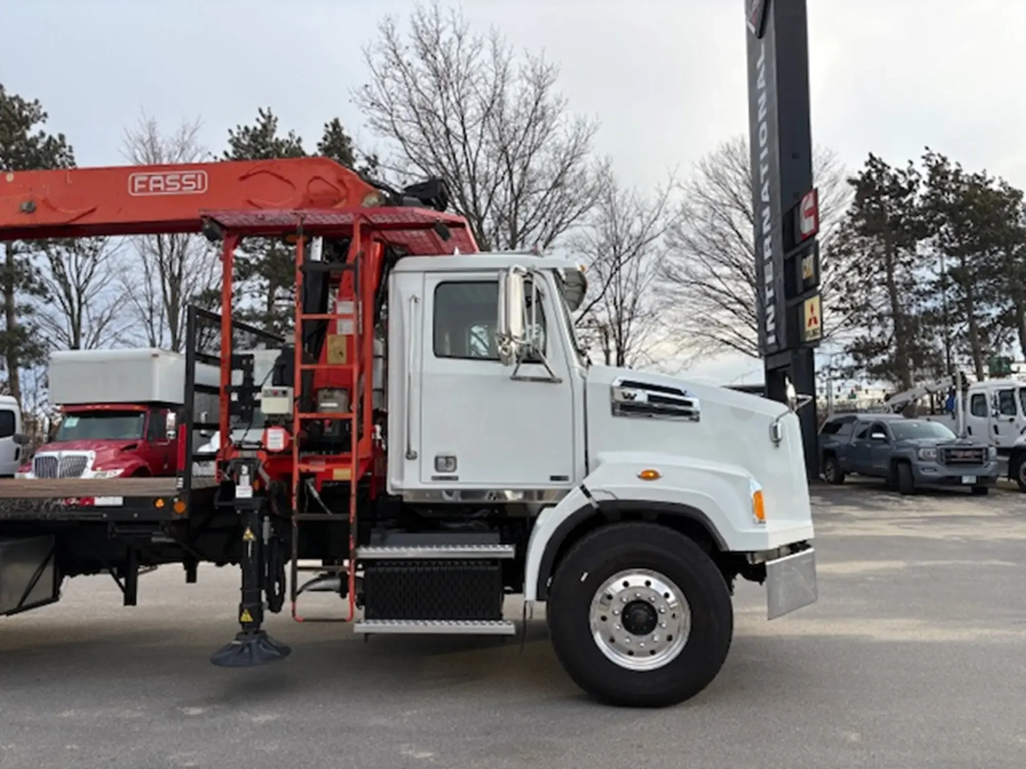 2015 Western Star 4700 - image 3