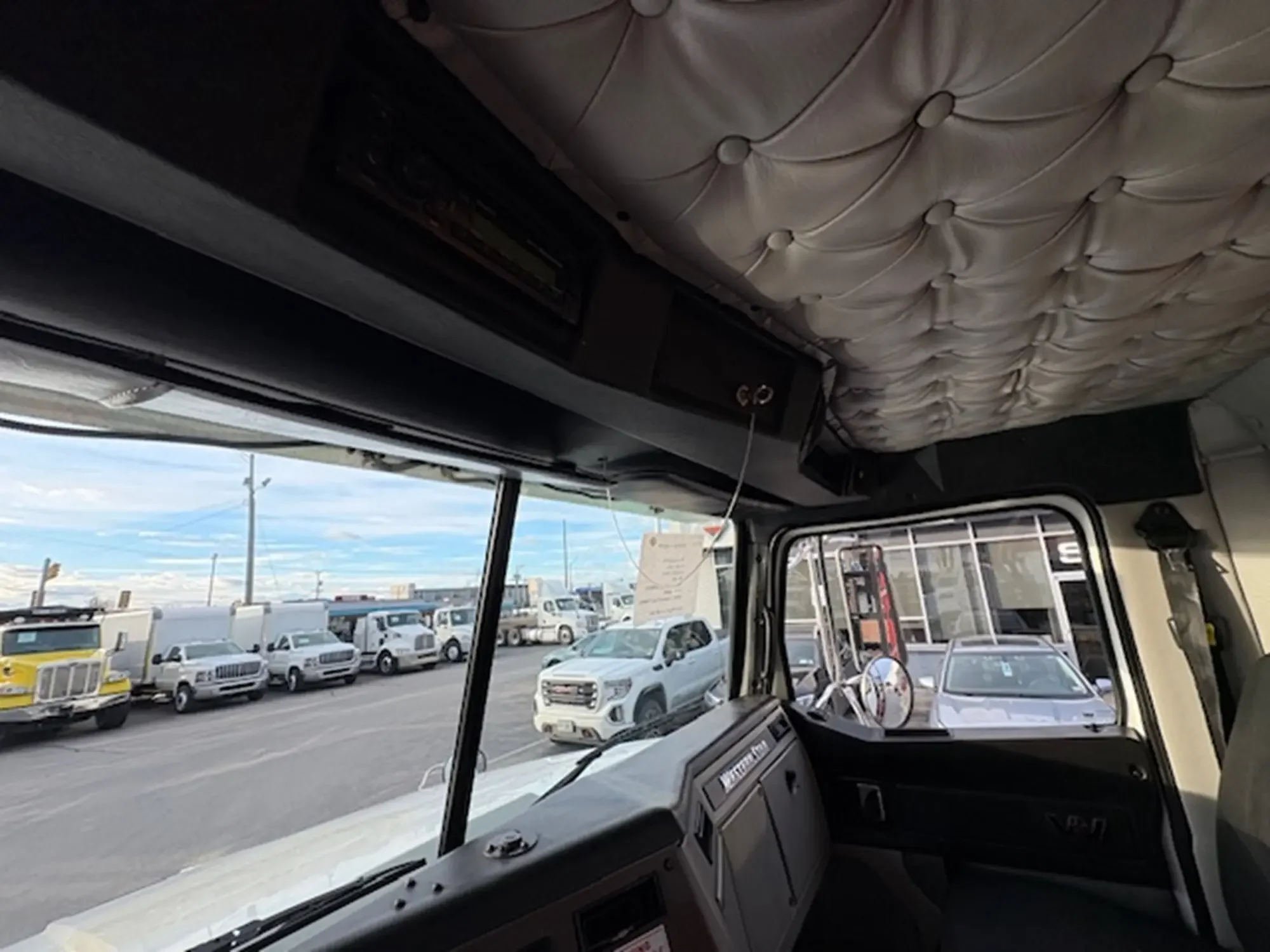 2015 Western Star 4700 - image 31