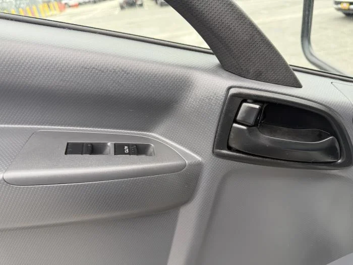 2025 Isuzu NRR - image 11