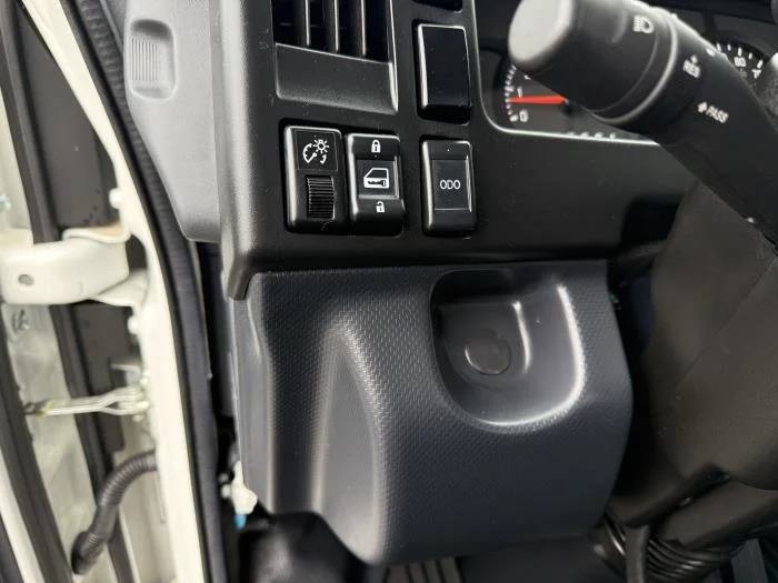 2025 Isuzu NRR - image 21