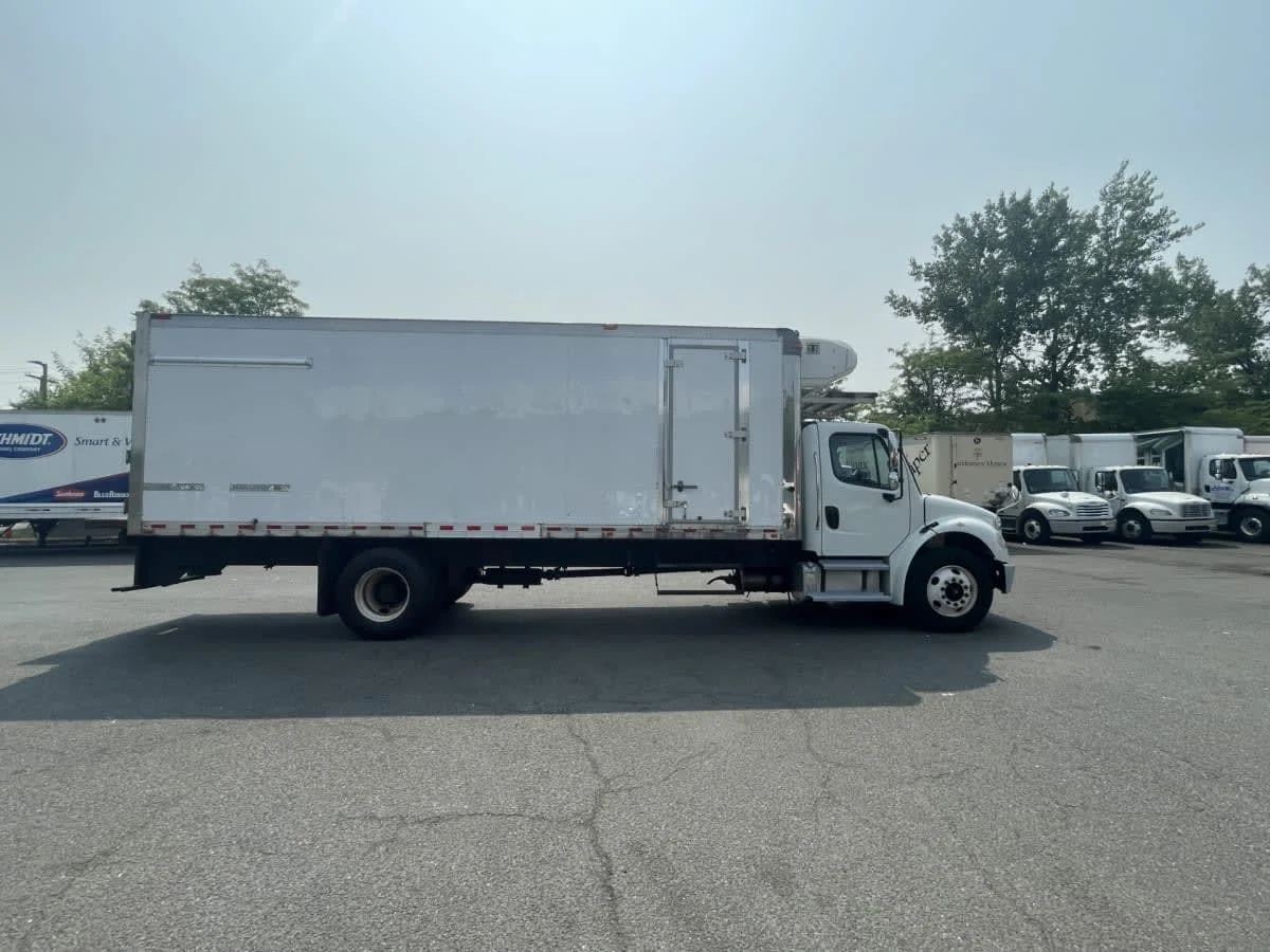 2019 Freightliner M2 106 in Kearny, NJ — photo 14