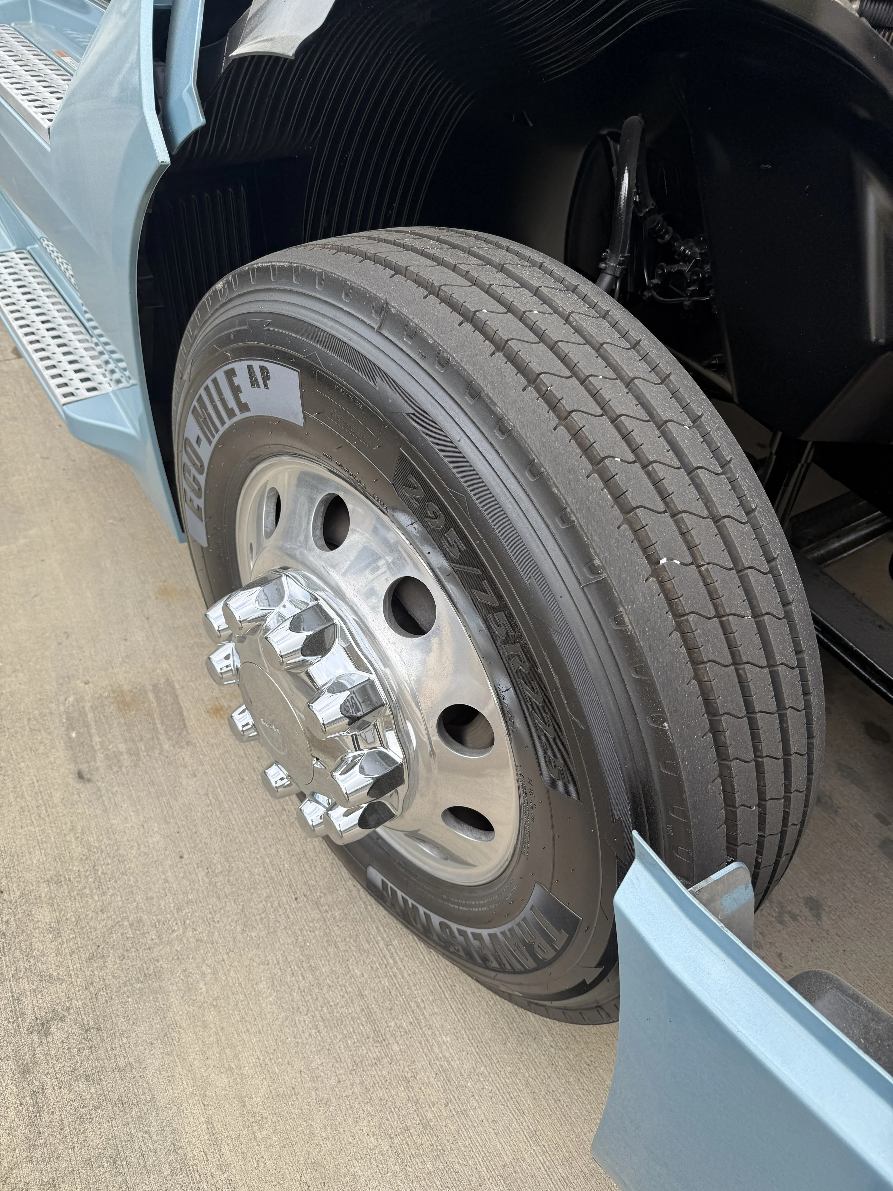 2021 Volvo VNL 760 - image 15