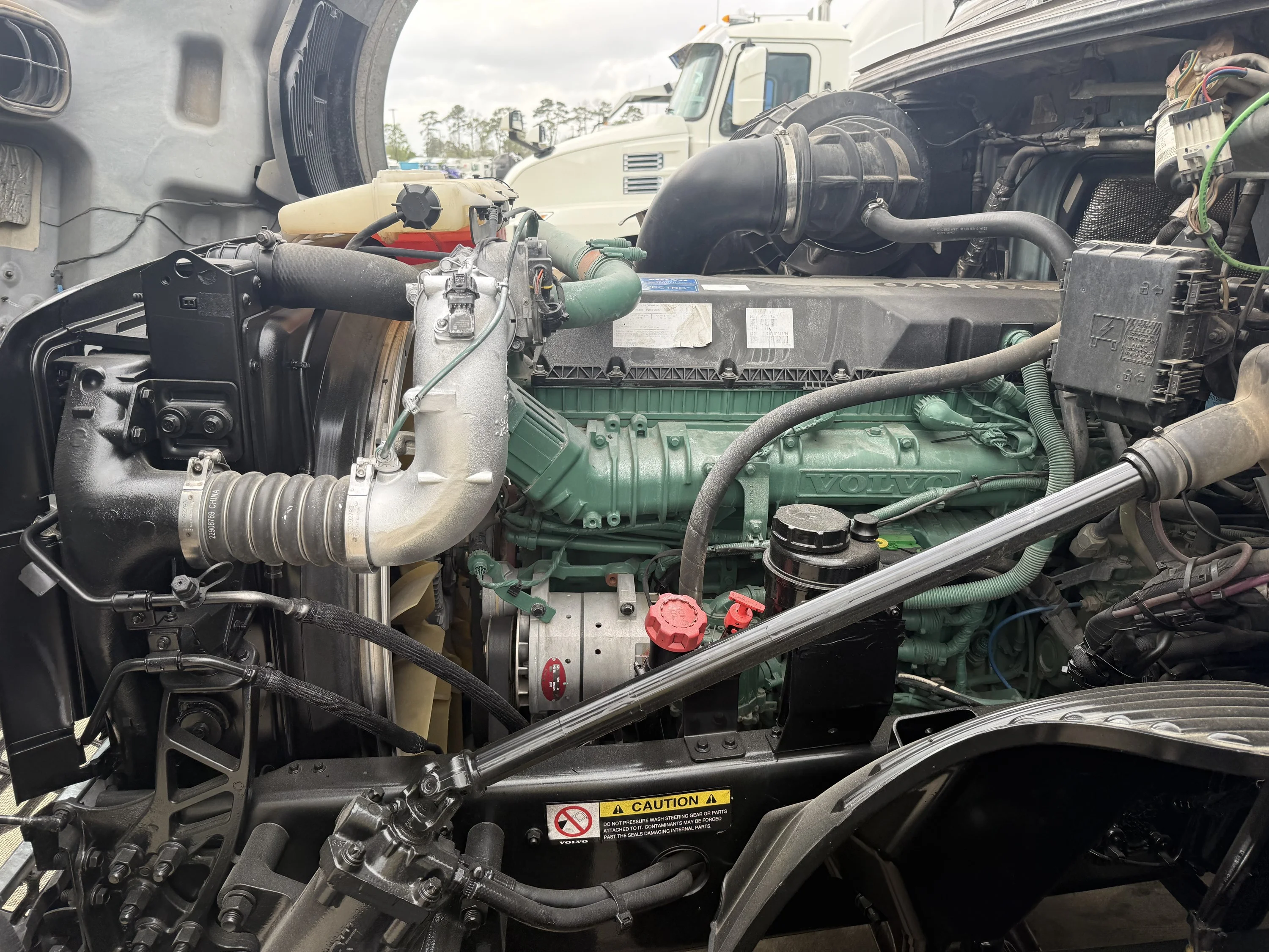 2021 Volvo VNL 760 - image 17