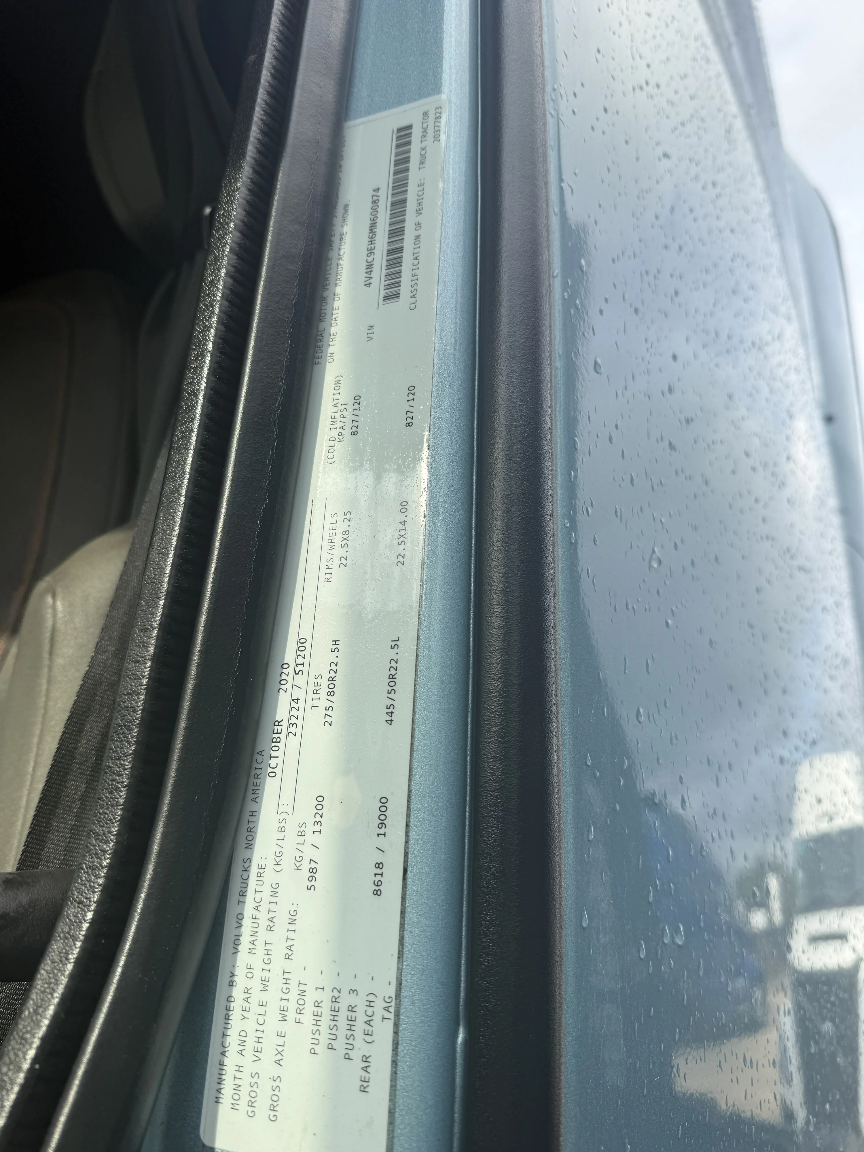 2021 Volvo VNL 760 - image 6