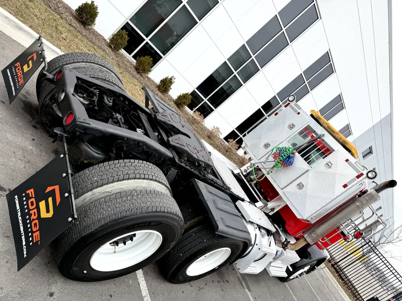 2014 Peterbilt 388 in New Lenox, IL — photo 11