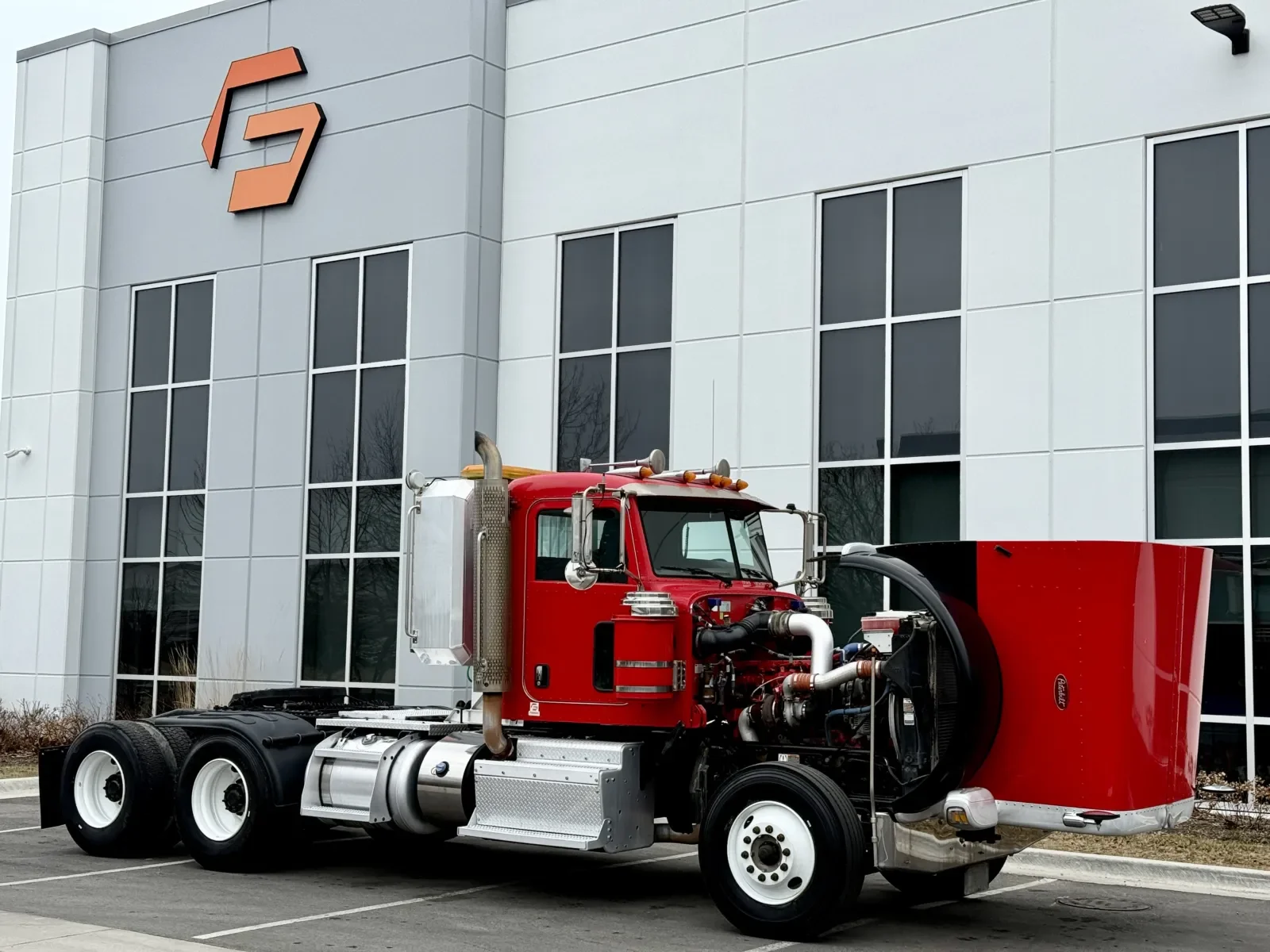 2014 Peterbilt 388 in New Lenox, IL — photo 9