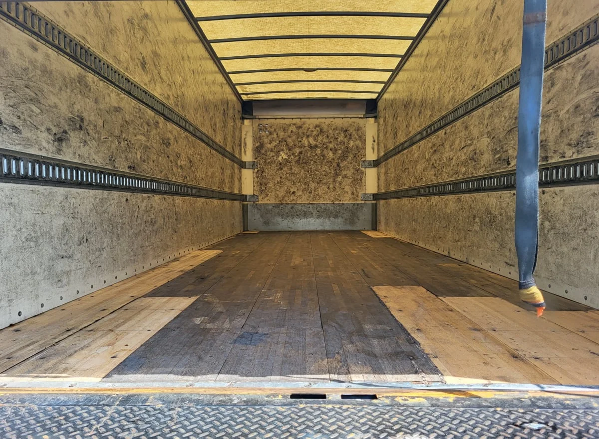 2018 International 4300 - image 8