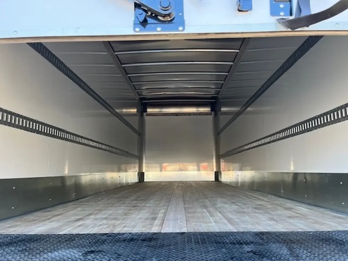 2025 International MV - image 4