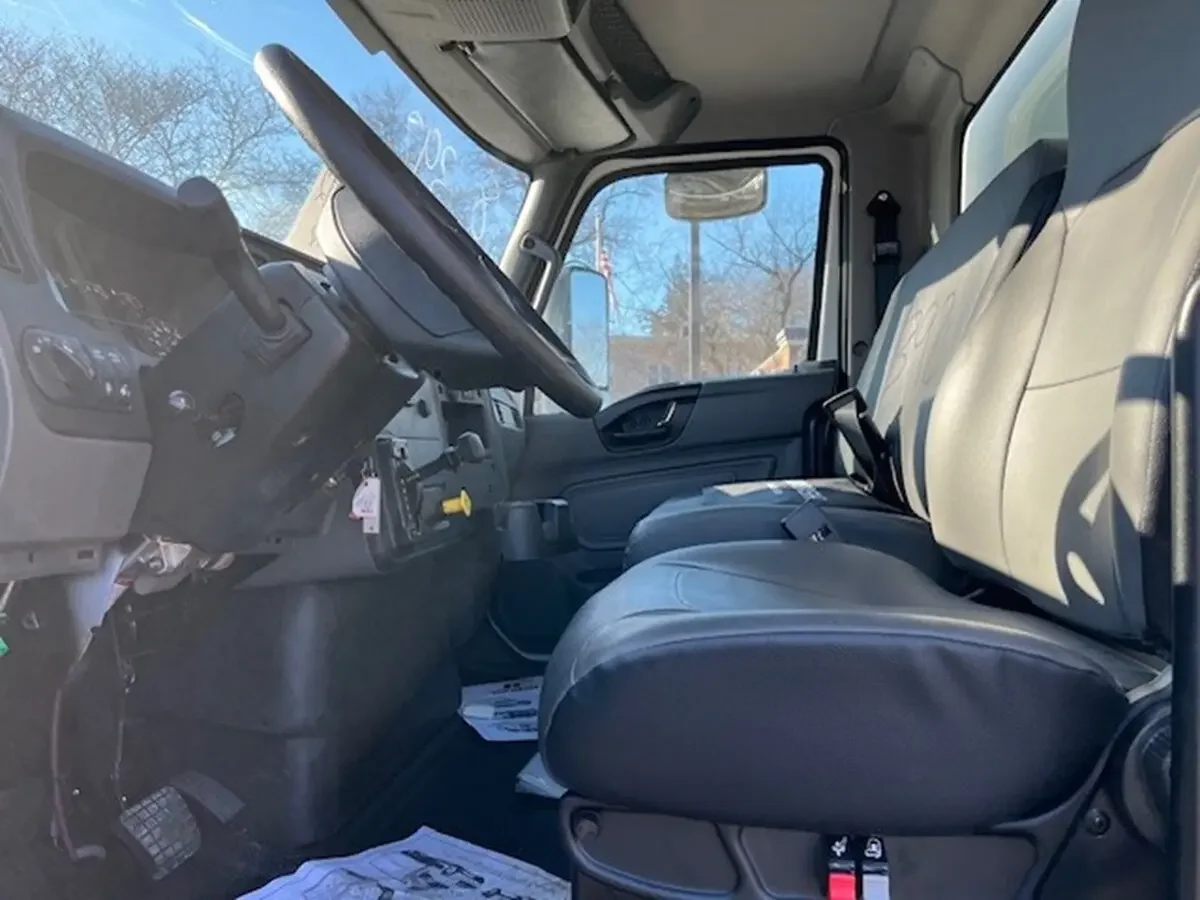 2025 International MV - image 7