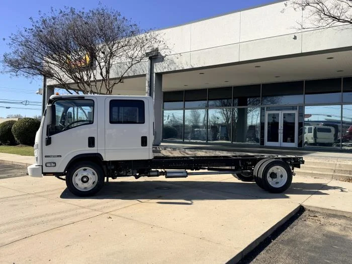 2027 Isuzu NPR - image 4