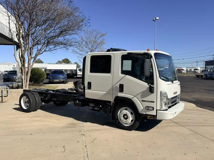 2027 Isuzu NPR - image 10