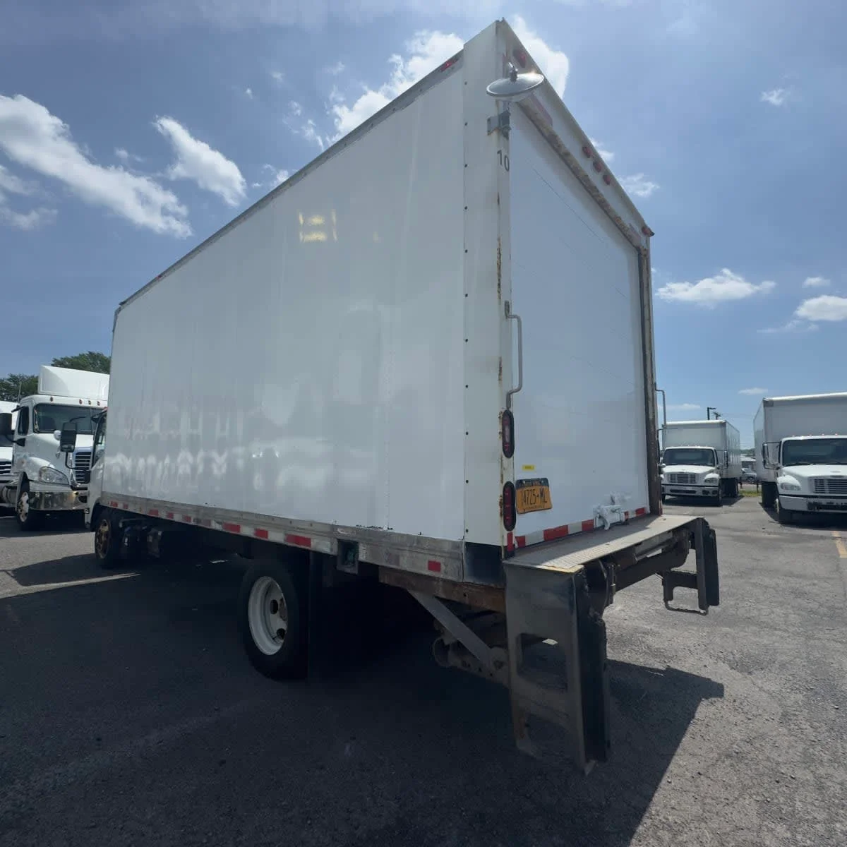 2018 Isuzu NQR in Syracuse, NY — photo 6